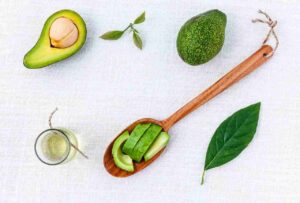 8 Health Benefits of Avocado Leaves